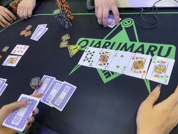テキサスホールデムの手札とコミュニティカード